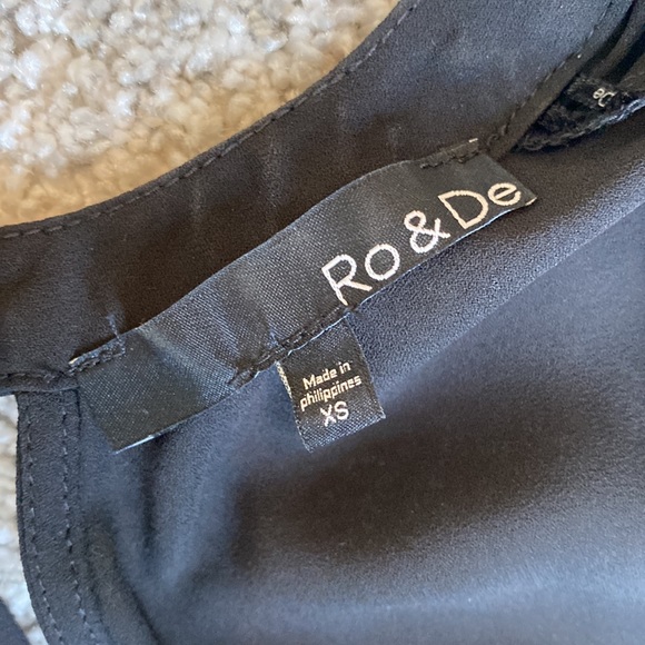 Ro&De black v-neck sleeveless blouse top. XS - Picture 6 of 6